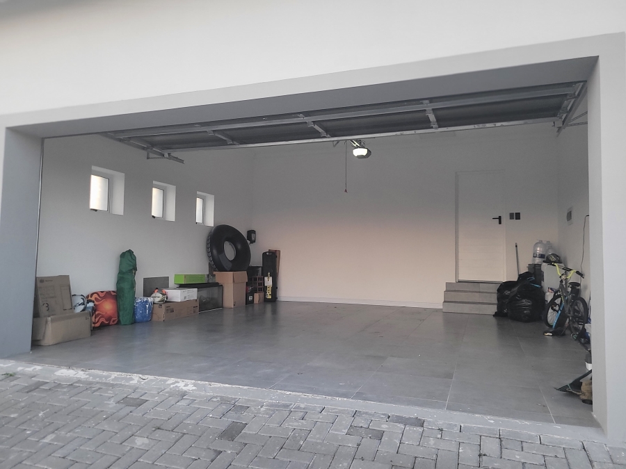 To Let 3 Bedroom Property for Rent in Aston Bay Eastern Cape
